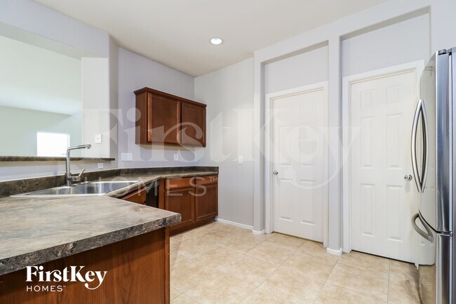 9918 W Bloch Rd, Tolleson, AZ 85353 - photo 6