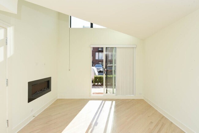 1016 W Grace St unit J01P, Chicago, IL 60613 - photo 6