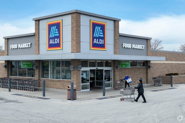 Chicago Heights residents go to Aldi in the Country Club neighborhood for groceries.