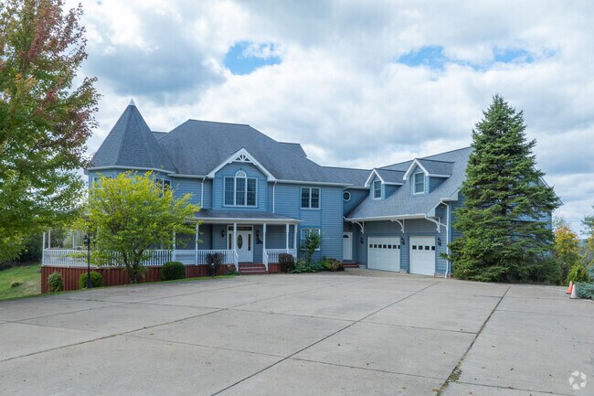 You will find most of the larger builds in Pleasanton on the outskirts of the neighborhood.