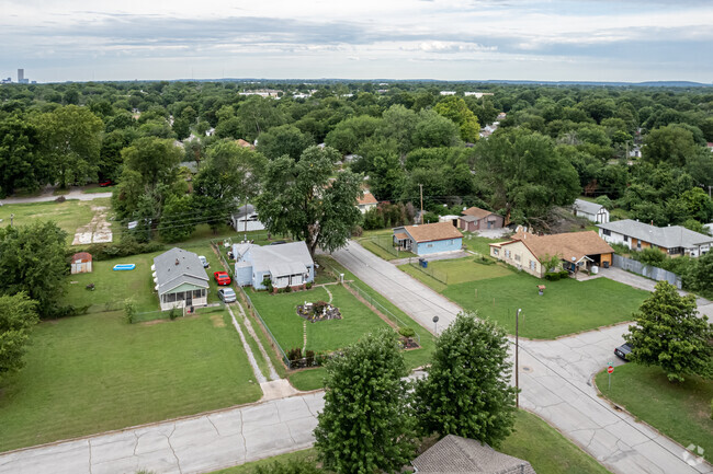 Spacious yards are common in the Maplewood neighborhood.