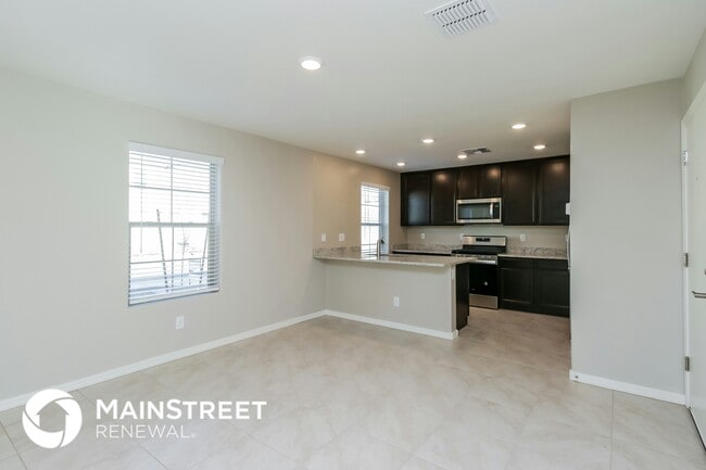 8227 W Odeum Ln, Phoenix, AZ 85043 - photo 5