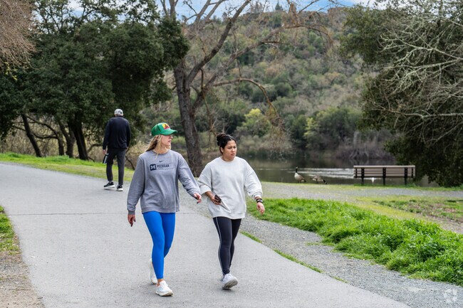 The Lafayette Reservoir offers scenic views, perfect for picnics, walking, and outdoor recreation.