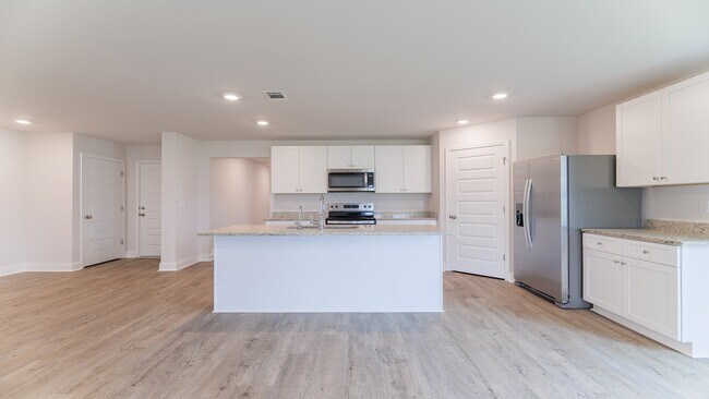 1561 Beverly Ln, Hahira, GA 31632 - photo 6