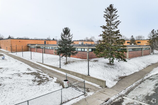 The student population of Maxfield Elementary School is 255 and the school serves PK-5th grade.