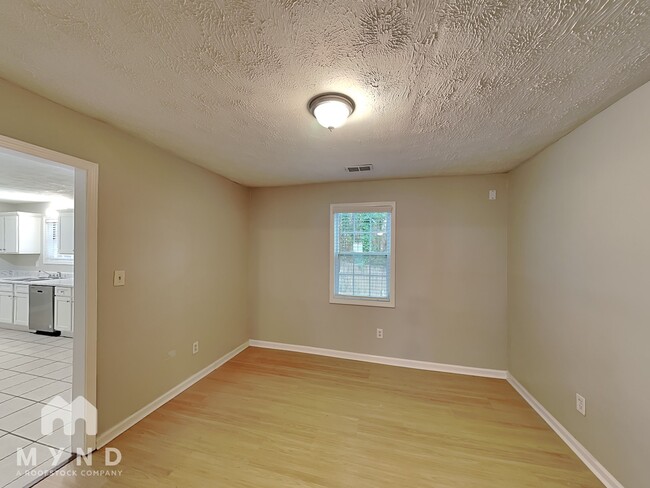 5491 Orchard Ct, Stone Mountain, GA 30083 - photo 4