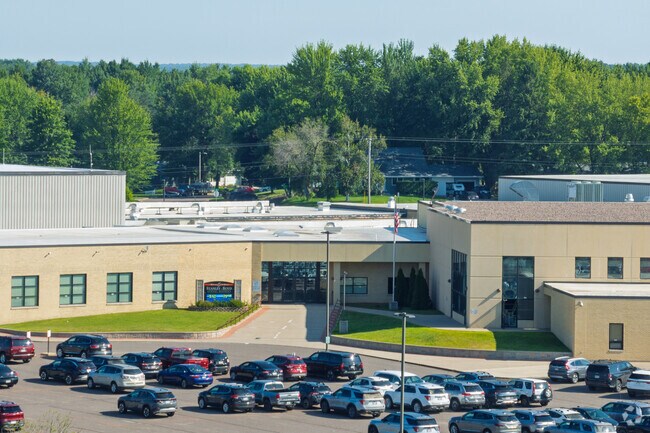 Stanley-Boyd High School has a studet-teacher ratio of 13 to 1.