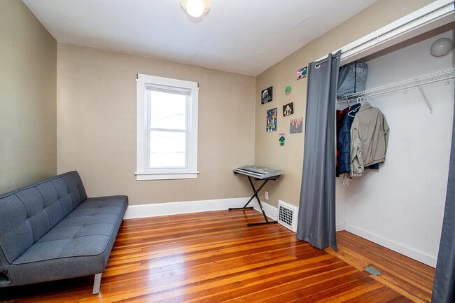 407 N Glenwood Ave unit 407 Glenwood lower, Peoria, IL 61606 - photo 5