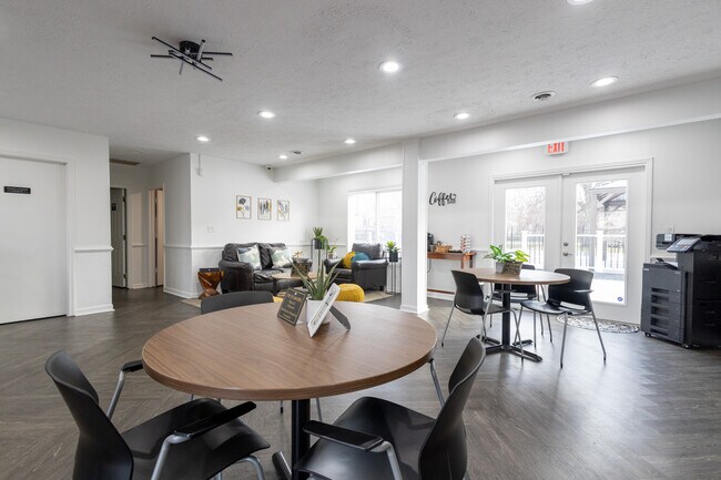 The Sycamores, Indianapolis, IN 46227 - photo 4