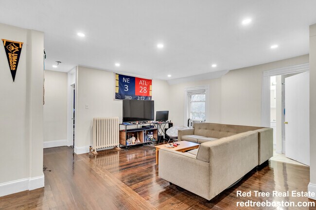 26 John St unit 3, Newton Center, MA 02459 - photo 4