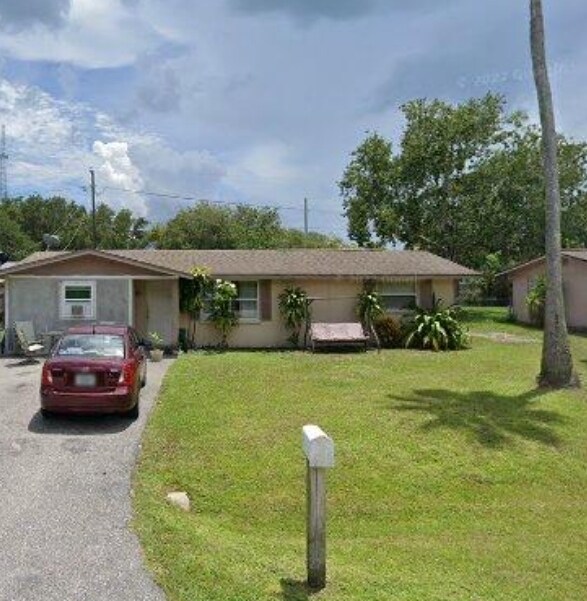 8289 Pelican Rd, Englewood, FL 34224