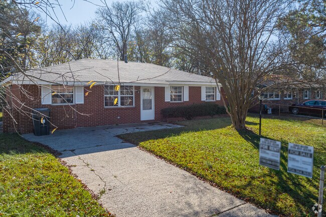 Brick ranch homes are some of the most popular styles of homes in East Augusta.