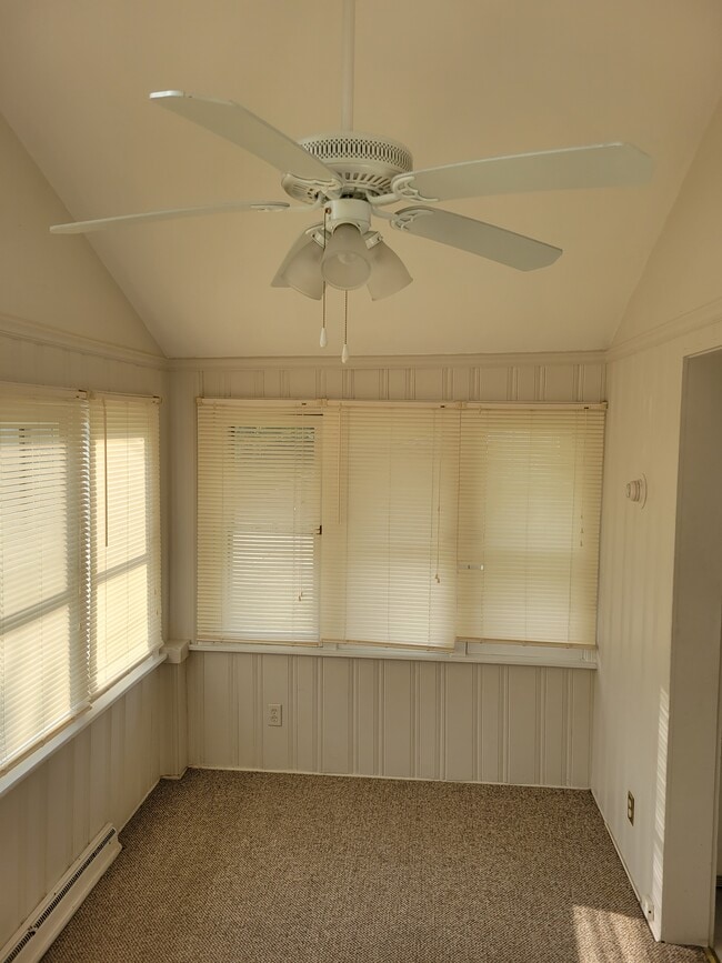 1448 Massillon Rd unit . A, Akron, OH 44306 - photo 4