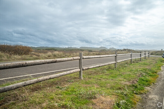 Jetty Beach features some of the most plentiful grasslands in the Oregon Dunes area.