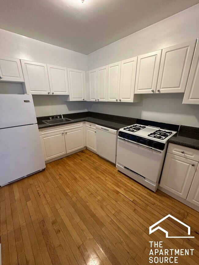 342 Park Ave Unit B3, Glencoe, IL 60022