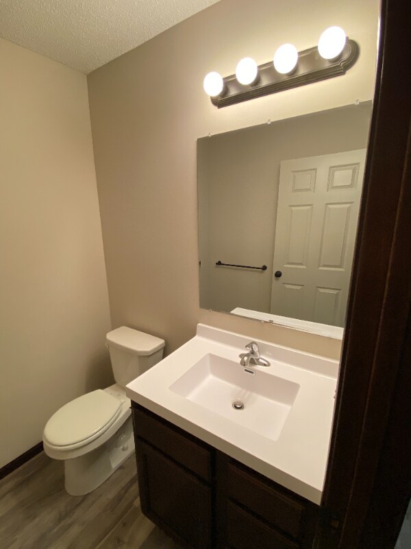 2200 4th Ln SE, Cambridge, MN 55008 - photo 5