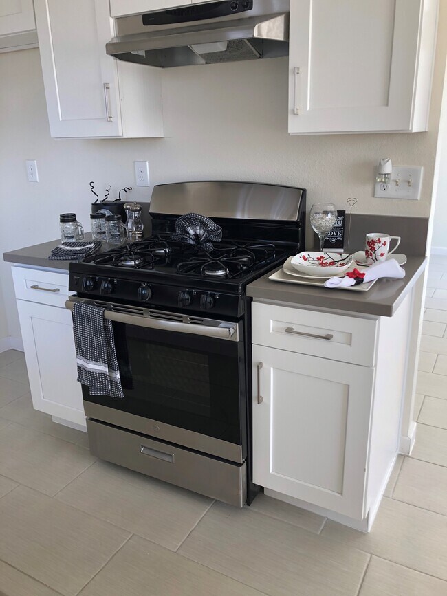 Foothill Apartments, Sylmar, CA 91342 - photo 2