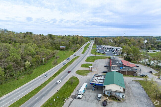 Alcoa Highway Leads Straight to the Airport and is the Western Border of Rockford, TN