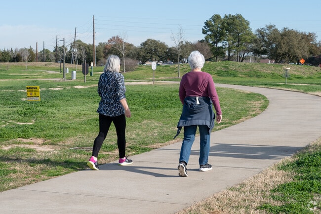 Cinco Ranch residents can visit Willow Fork Park for exercise and recreation.