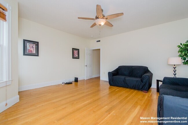 126 Minden St, Jamaica Plain, MA 02130 - photo 4