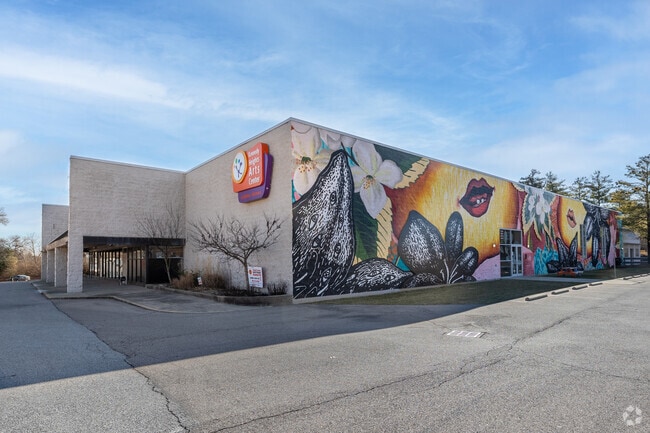The Kennedy Heights Art Center is a cultural attraction in the neighborhood.
