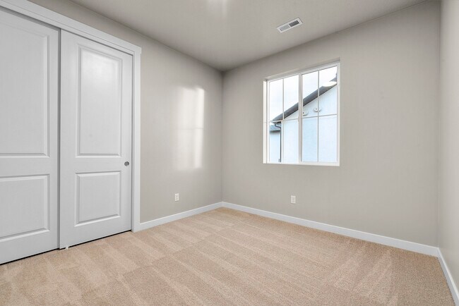 1882 S 2475 W, West Haven, UT 84401 - photo 6