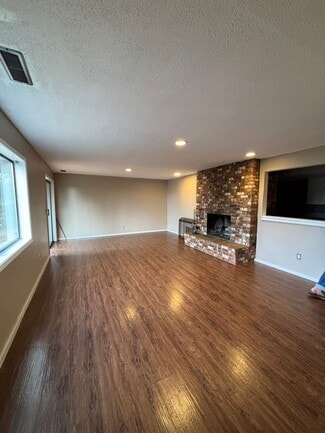 201 SW 4th St Unit 2, Troutdale, OR 97060