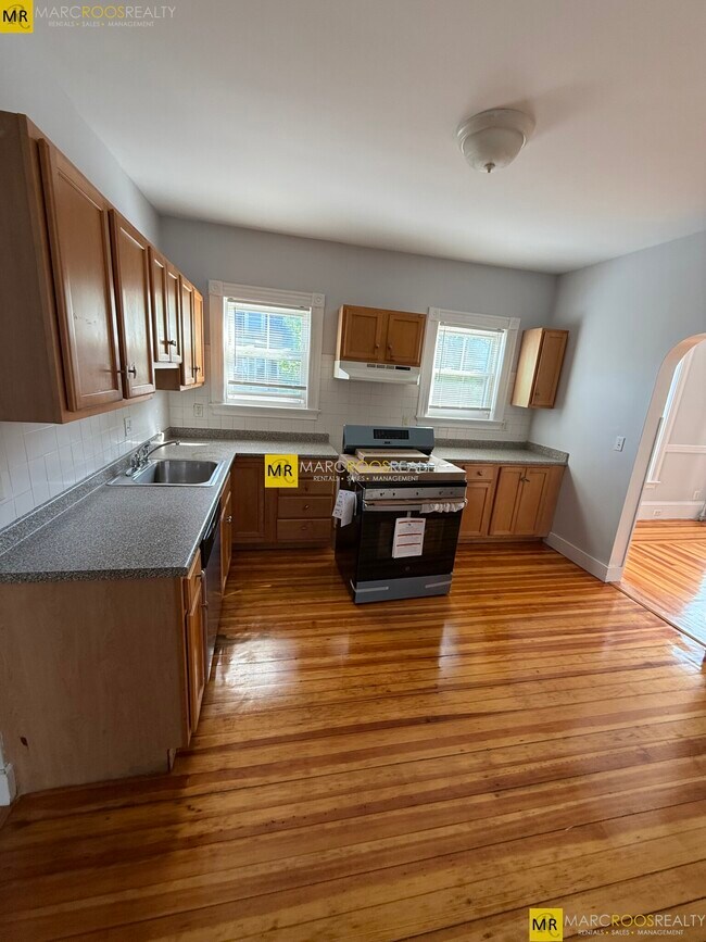 68 Willow Ave unit 2, Somerville, MA 02144 - photo 5