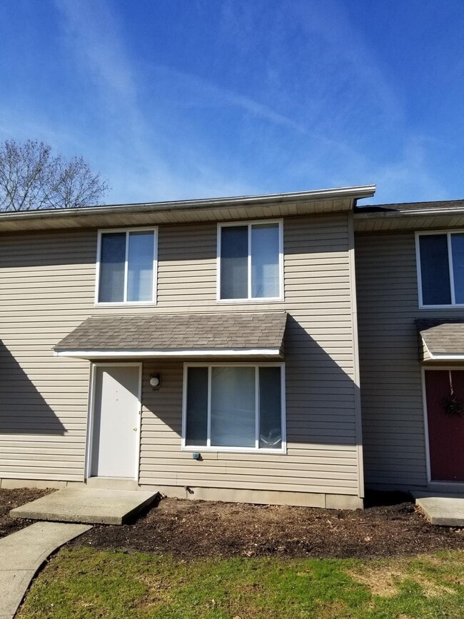 1725 Churchill Downs Rd Unit 1725 Churchill Downs, Newark, OH 43055