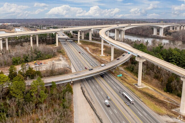 Walmsley provides quick access to Interstate 95 and the greater Richmond area.