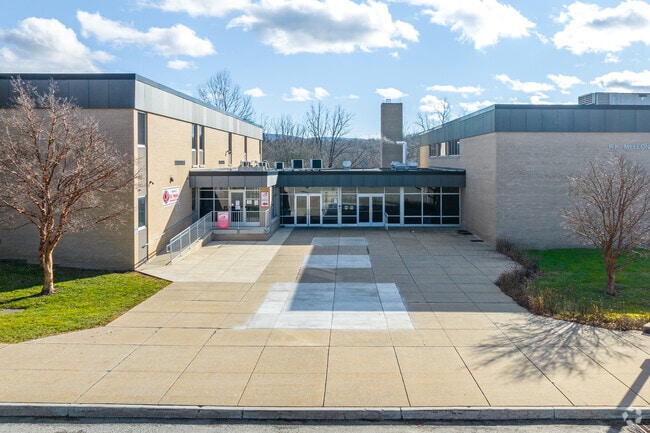 Experience a commitment to exceptional education at R.K. Mellon Elementary School.
