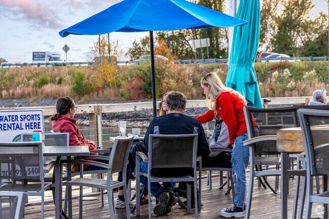 Papa Docs offers lakeside dining accessible by boat from Tega Cay.