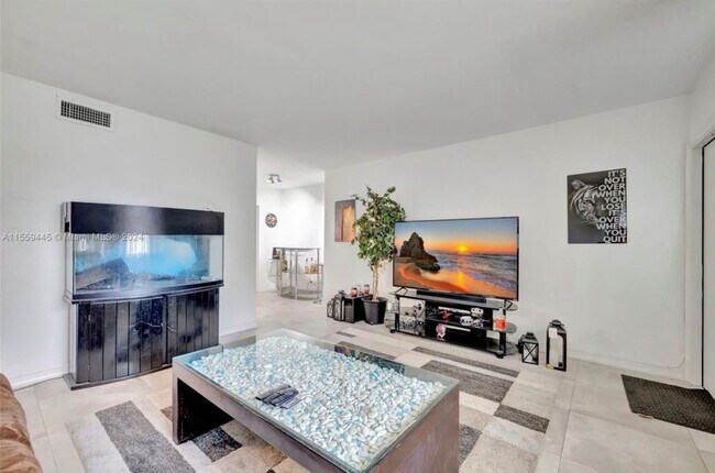 510 SW 15th St unit 105, Pompano Beach, FL 33060 - photo 6