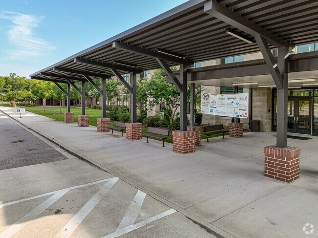 Laing Middle School is a public middle school located in Mount Pleasant.