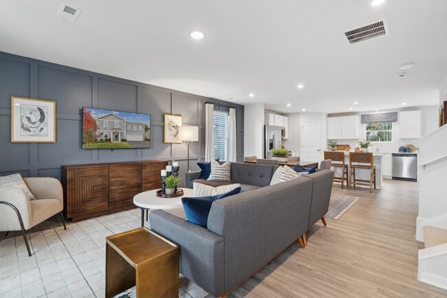 312 Oldfield Dr, Charlottesville, VA 22902 - photo 2