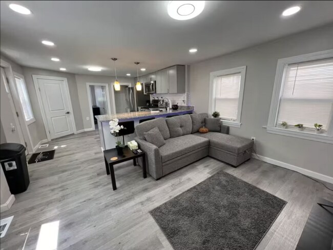 14 Lathrop St unit 1, Salem, MA 01970 - photo 7