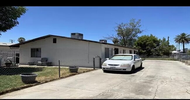 325 S Spring St unit 325 s spring st blyt, Blythe, CA 92225 - photo 2
