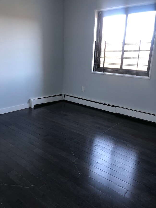 26 Circuit Rd unit 4th, New Rochelle, NY 10805 - photo 4