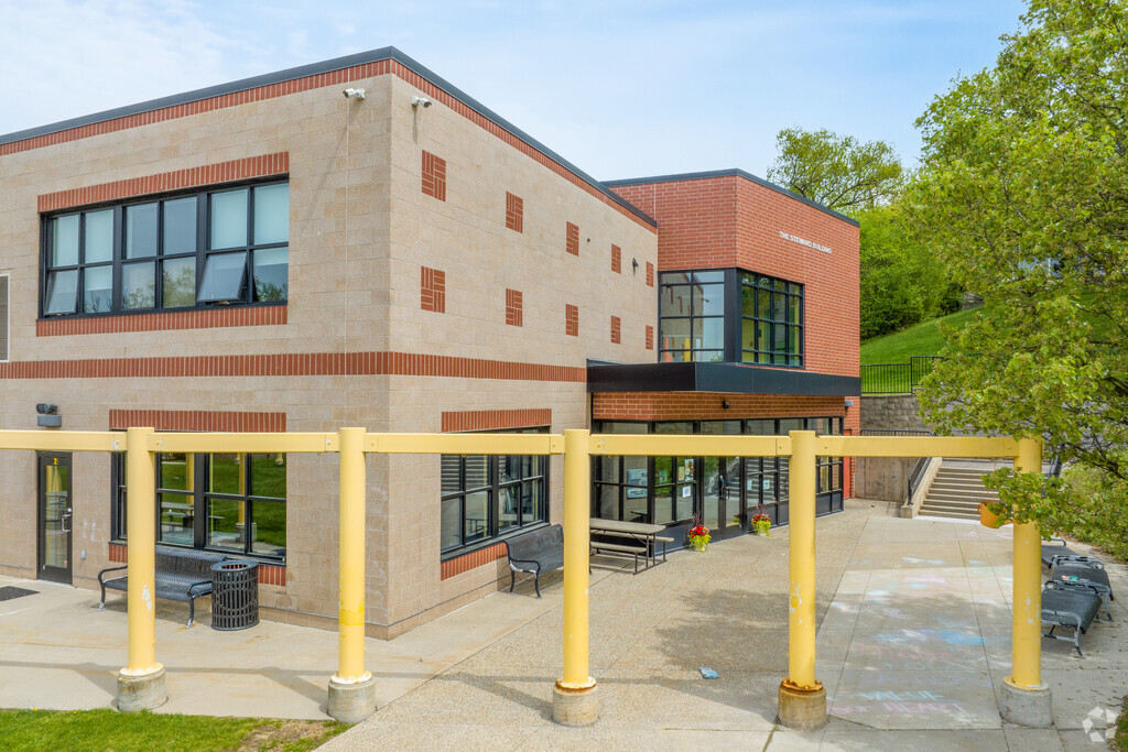 Roeper Lower School in Bloomfield Hills works to make a profound student-teacher relationship.
