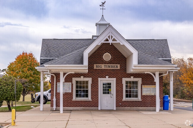 Big Timber Metra is another local transit offered to the residents of Century Oaks West.