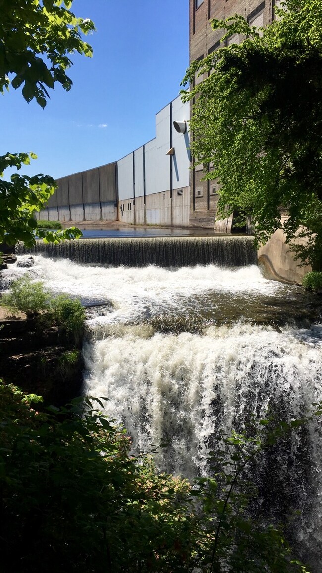 2112 Spring St unit 2, Hastings, MN 55033 - photo 7