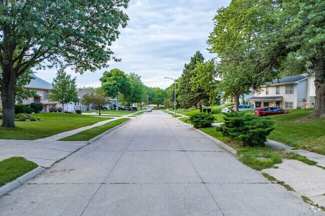 Mockingbird Hills streets are lined with shade trees.