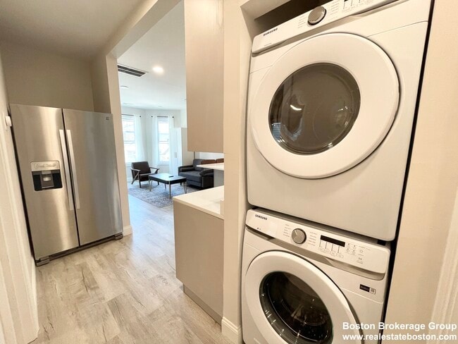 23 Newport St unit 2, Dorchester, MA 02125 - photo 2