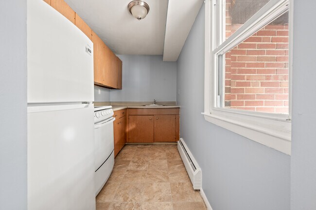 78 Orchard St unit 68, East Hartford, CT 06108 - photo 3