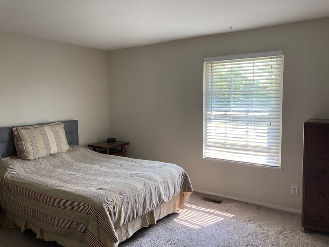 625 McGuffey Ave unit 304, Oxford, OH 45056 - photo 3