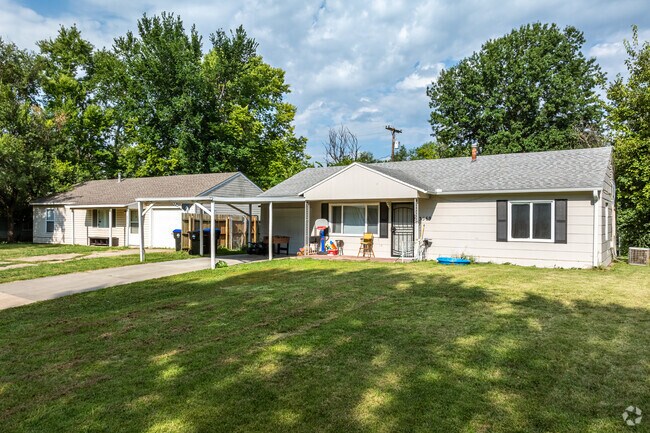 Residents of Likins Foster come home to ranch-style homes built in the 1950s.
