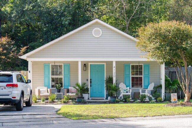 Homes in North Kerr include bungalows with colorful accents.