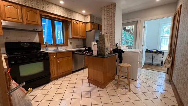 26 Chetwynd Rd unit 1, Somerville, MA 02144 - photo 3