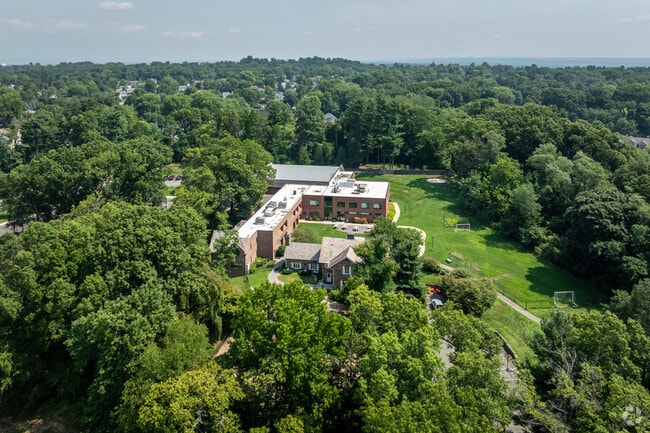 Chatham Day School is a well rated private school in Chatham, NJ.