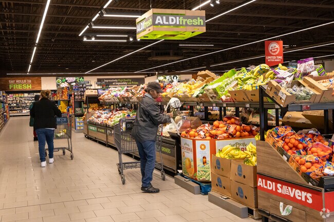 Uptown residents can shop for groceries at Aldi at Fountain Square.